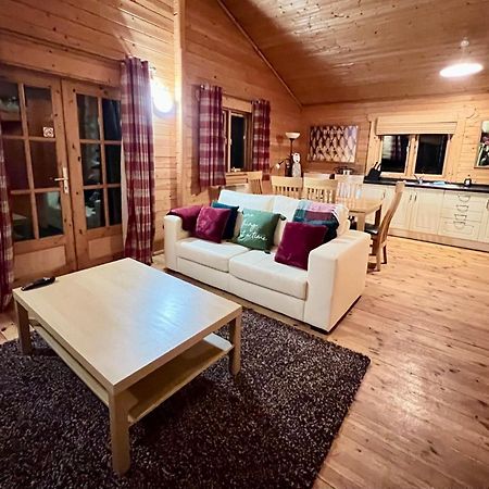 Tufty Lodge, Lake Pochard Lodge 9 South Cerney Exteriör bild