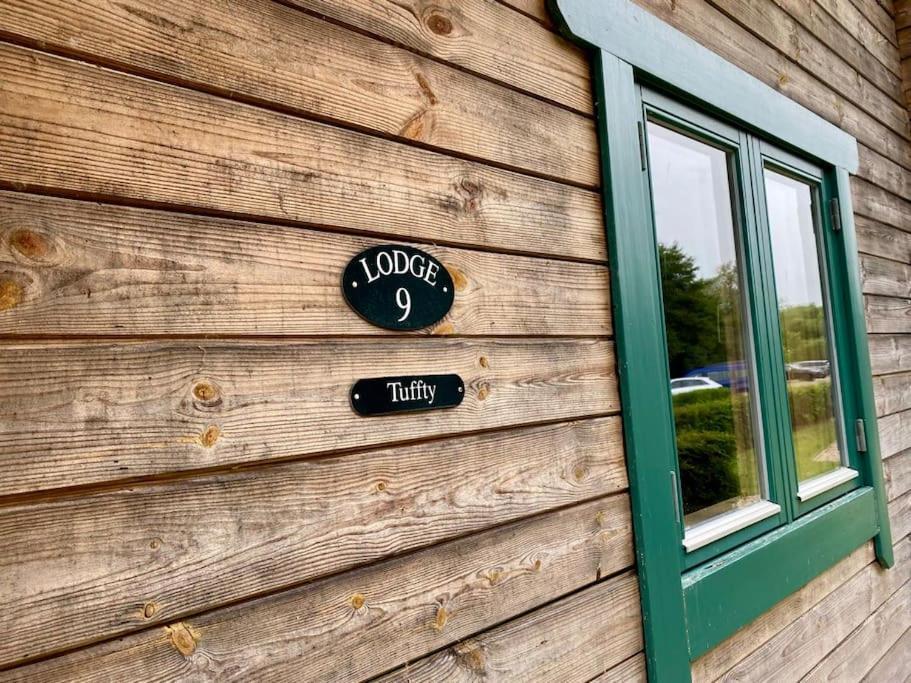 Tufty Lodge, Lake Pochard Lodge 9 South Cerney Exteriör bild