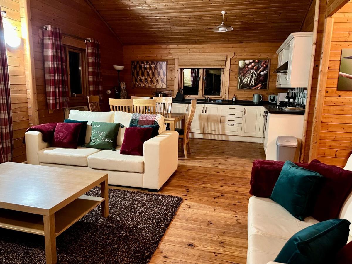 Tufty Lodge, Lake Pochard Lodge 9 South Cerney Exteriör bild