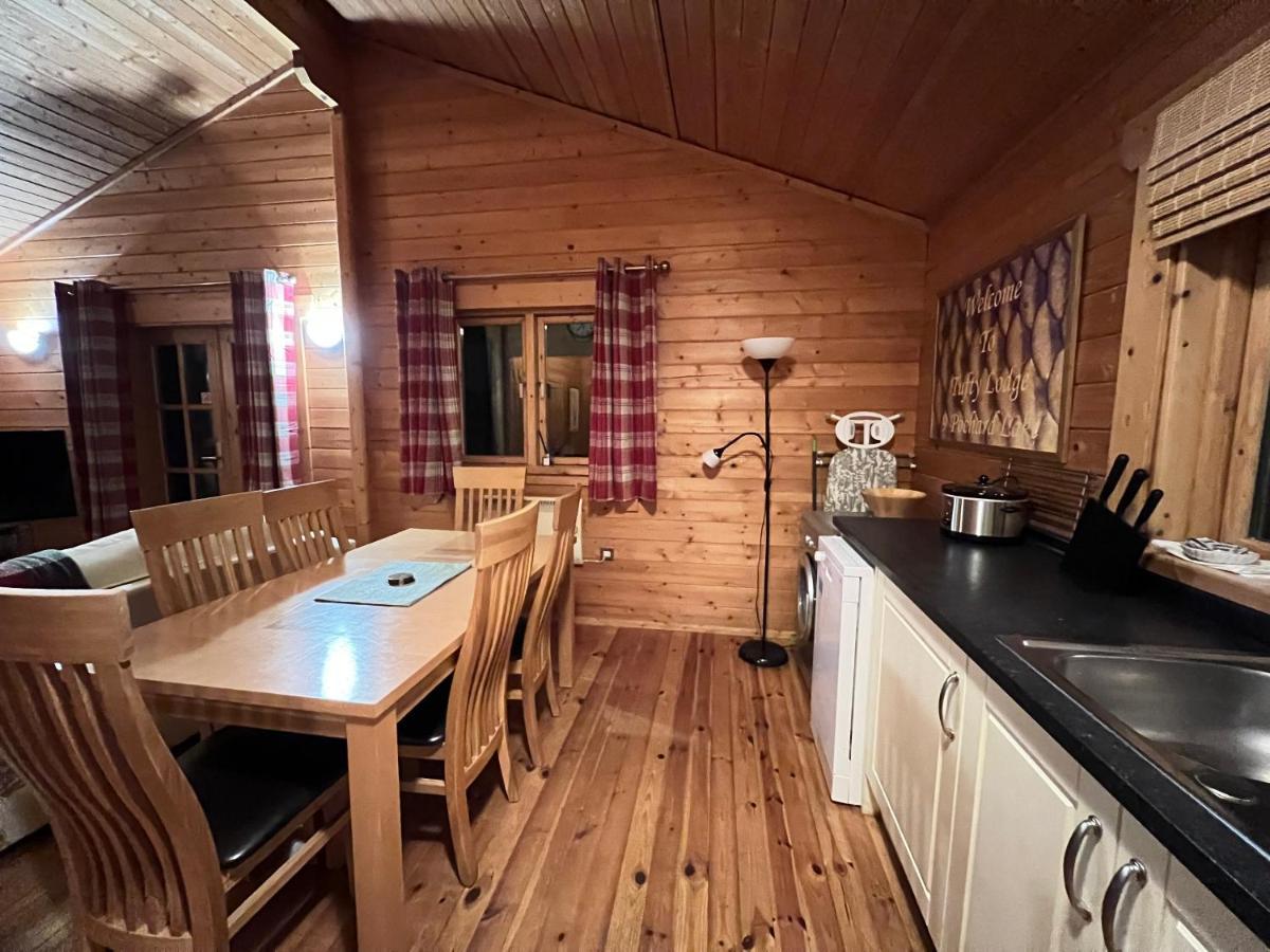 Tufty Lodge, Lake Pochard Lodge 9 South Cerney Exteriör bild