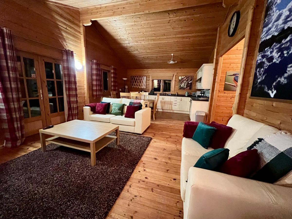 Tufty Lodge, Lake Pochard Lodge 9 South Cerney Exteriör bild
