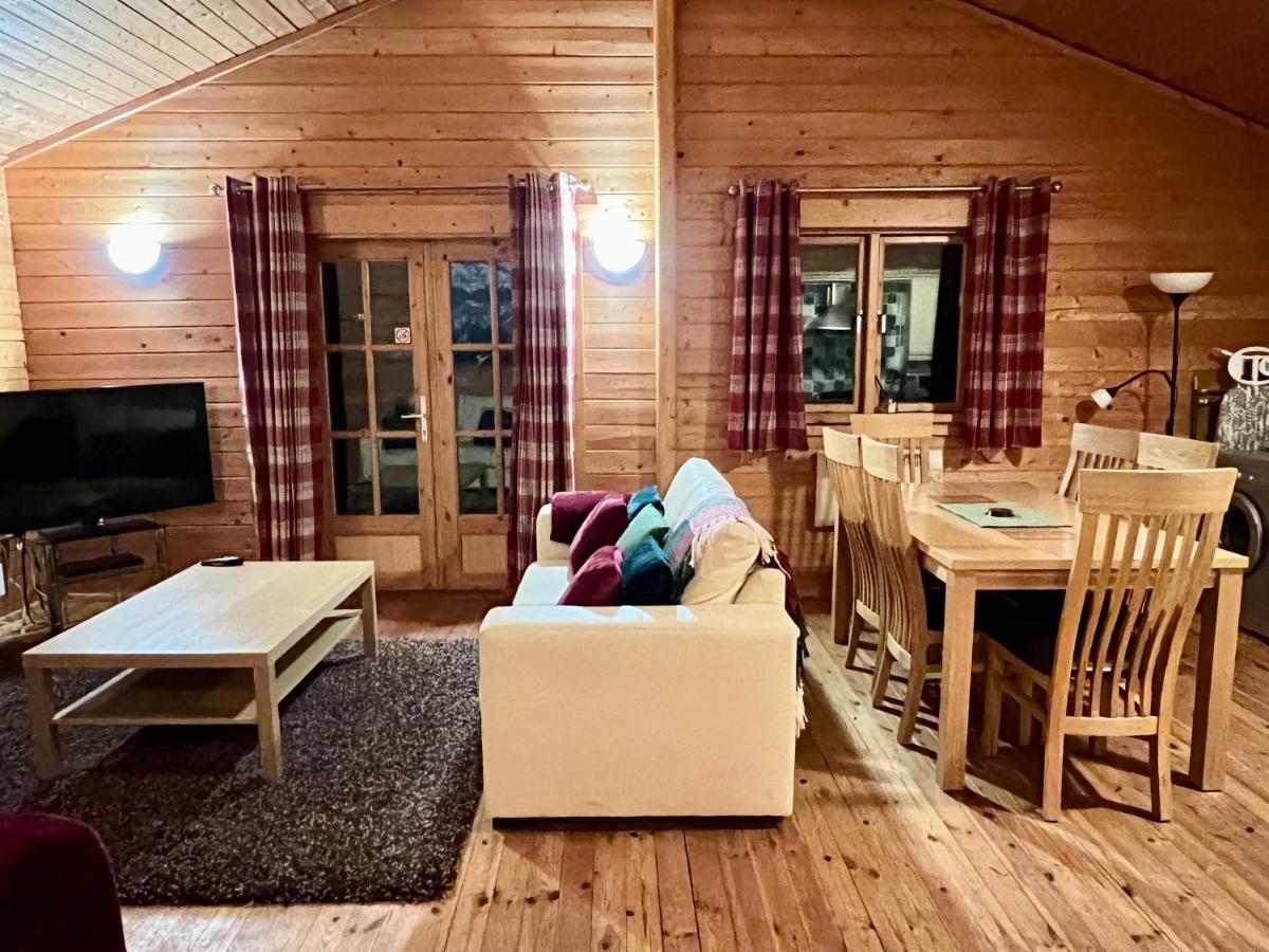 Tufty Lodge, Lake Pochard Lodge 9 South Cerney Exteriör bild