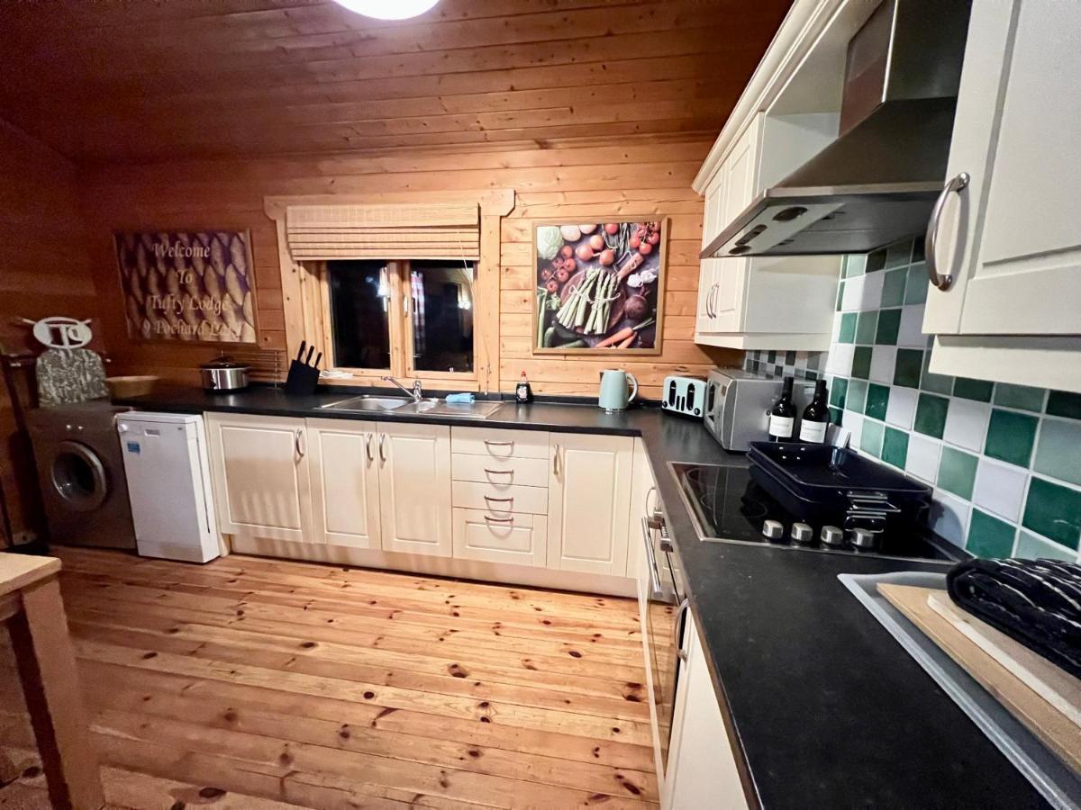 Tufty Lodge, Lake Pochard Lodge 9 South Cerney Exteriör bild