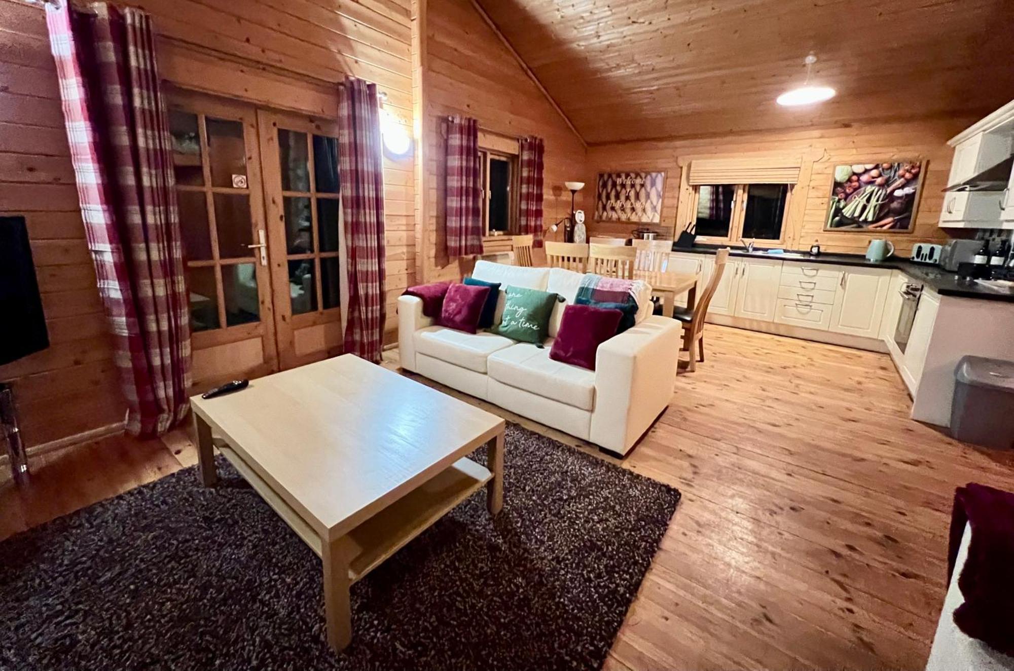 Tufty Lodge, Lake Pochard Lodge 9 South Cerney Exteriör bild