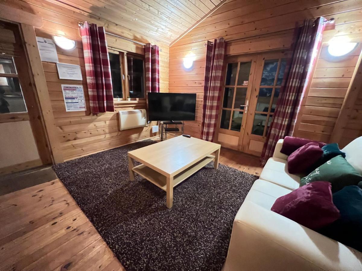 Tufty Lodge, Lake Pochard Lodge 9 South Cerney Exteriör bild